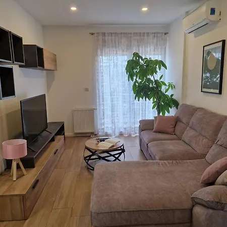 Dora - Comfortable In A Great Location Apartament *