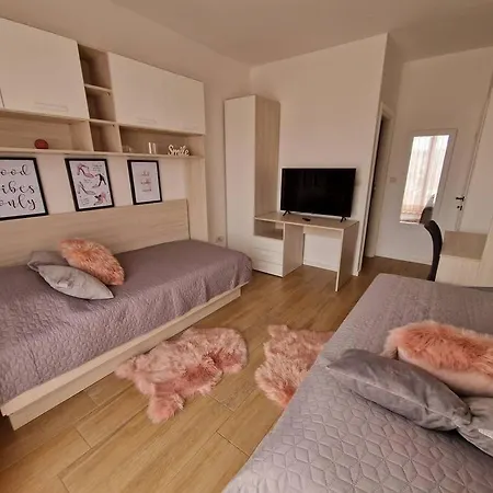 Dora - Comfortable In A Great Location Apartament *