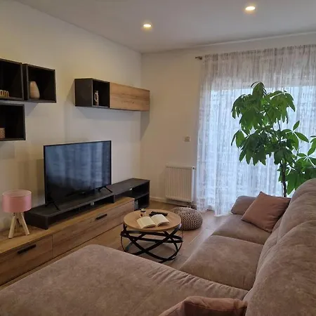 Dora - Comfortable In A Great Location Appartamento *