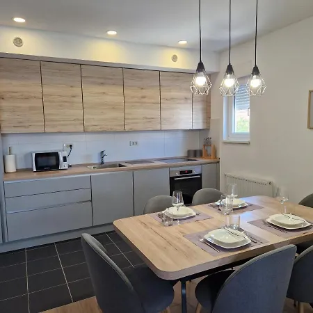 Dora - Comfortable In A Great Location Apartament