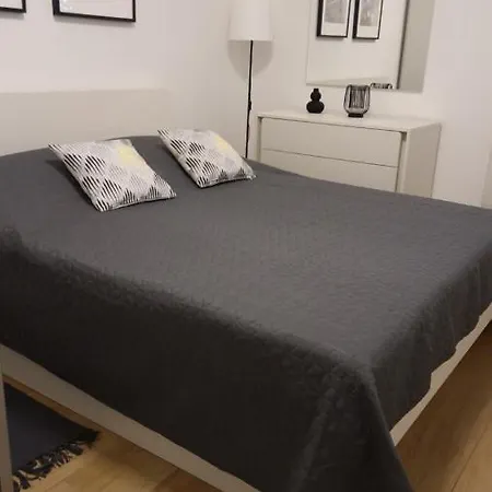 Dora - Comfortable In A Great Location Apartament