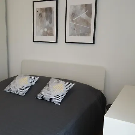 Dora - Comfortable In A Great Location