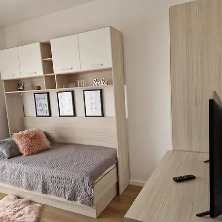 Dora - Comfortable In A Great Location דירה